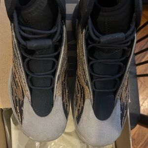 Yeezy qntm sneakers kids